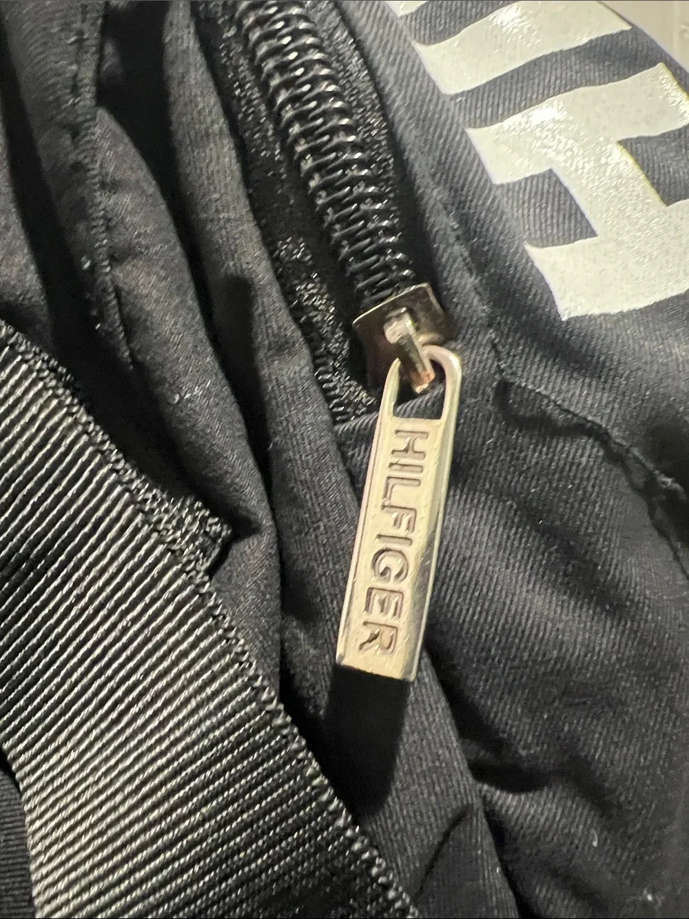 Tommy Hilfiger Black Logo-Trim Duffle Bag